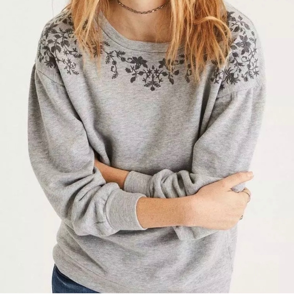 American eagle embroidered gray pullover